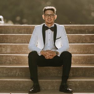 Meet your Posher, Cesar